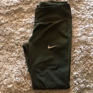 Dark green Nike leggings